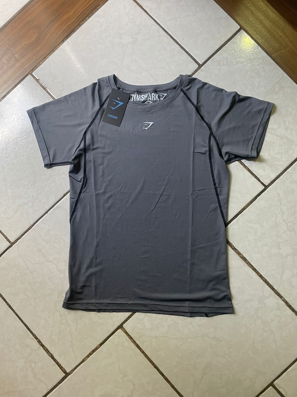 PLAYERA COMPRESION GYMSHARK